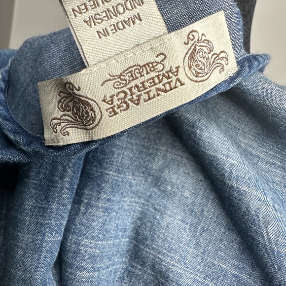 Vintage American Sleeveless Blues Shirt with Embroidery Pattern - Picture 3 of 4